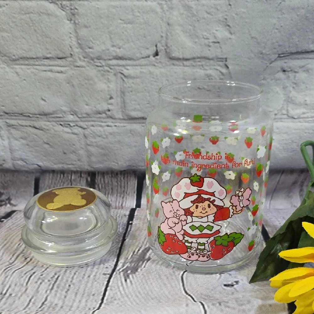 Rare Vintage 1980s American Greetings Strawberry Shortcake glass canister jar